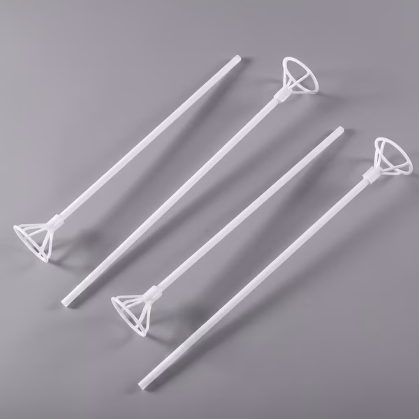 Bat cu Rozeta pentru Baloane Folie Set de bete cu rozete din plastic alb, cu o lungime de 39 cm, utilizate pentru fixarea si sustinerea baloanelor umflate cu aer.