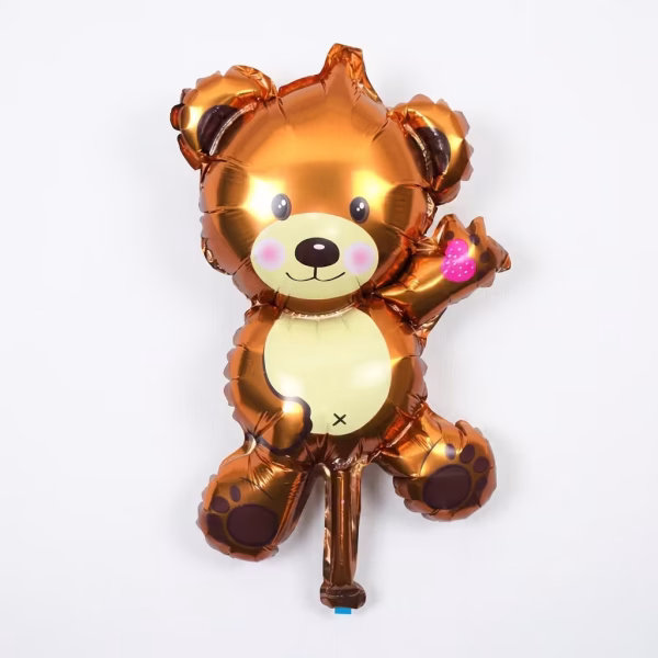 balon folie ursulet maro 35 cm Balon din folie metalizata sub forma unui ursulet maro adorabil, cu burtica bej, obrajori roz si o labuta ridicata pentru salut.