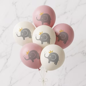 Set 6 baloane alb roz imprimeu elefant 30 cm Buchet festiv format din set 6 baloane alb roz imprimeu elefant 30 cm pentru botez fetita