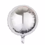 balon folie rotund argintiu Buchet festiv format din mai multe baloane din folie rotunde de culoare argintie, umflate cu heliu si legate cu panglica argintie, expuse intr-un decor elegant.