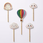 Set 5 toppere tort balon aer cald si nori, Carton Decoratiune vesela pe un tort formata din set 5 toppere tort balon aer cald si nori carton glitter