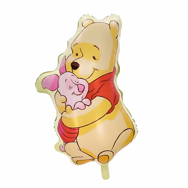Balon din folie decupat in forma personajului Winnie the Pooh imbracat in tricoul rosu tinandu-l in brate pe prietenul sau purcelusul Piglet