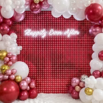 Perdea Decorativa Rosie 1x2 m Decor Petrecere Decor complet de petrecere cu photo corner realizat dintr-o perdea decorativa rosie cu model decupat si o ghirlanda de baloane asortata cu alb si auriu.