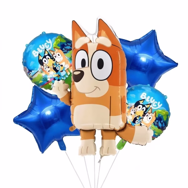 Set de 5 baloane din folie cu tematica Bluey incluzand un balon figurina gigant cu sora portocalie doua baloane rotunde cu familia de catelusi si doua baloane in forma de stea albastru inchis