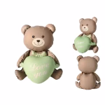 balon folie ursulet 3d cu inima verde Balon din folie metalizata tip figurina 3D, reprezentand un ursulet maro simpatic care sta in sezut si tine in brate o inima verde cu mesajul Love You, dimensiune 105x66 cm.