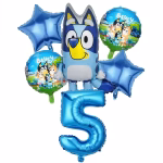 Set format din 6 baloane din folie incluzand cifra 5 uriasa de culoare albastra metalizat un balon figurina cu Bluey doua baloane rotunde cu familia de catelusi si doua baloane in forma de stea albastru intens