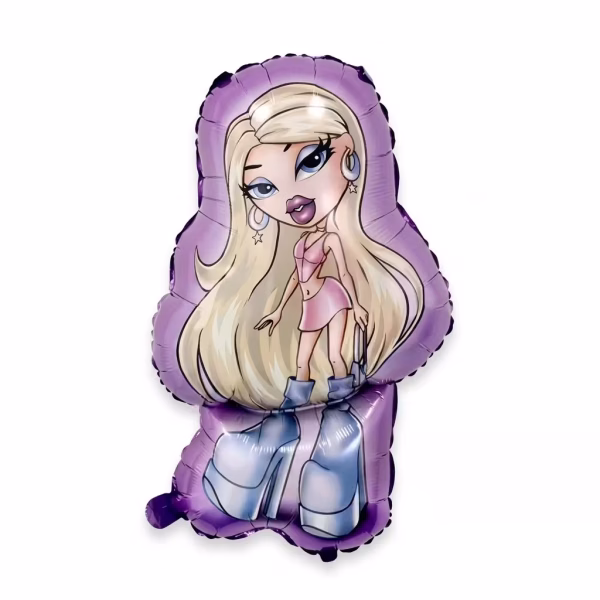 Balon din folie pe fundal mov ilustrand o papusa Bratz cu par blond lung tinuta roz formata din top si fusta scurta si cizme albastre cu platforma inalta