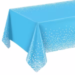 Fata de masa dreptunghiulara din folie de plastic de culoare bleu decorata cu imprimeu tip confetti argintii la baza