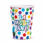 Pahar din carton alb decorat cu buline multicolore stelute si mesajul La Multi Ani scris central cu litere mari si colorate