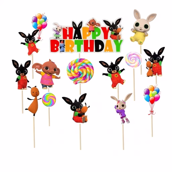 Set 14 Toppere Tort Iepurașul Bing Set de 14 toppere din carton pentru decorarea tortului cu tematica Iepurașul Bing, incluzând personajele Bing, Flop, Sula, Pando, un banner Happy Birthday și acadele colorate.