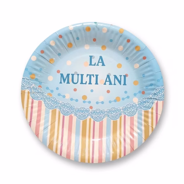 set 8 farfurii albastre la multi ani 18 cm Set de 8 farfurii mici din carton lucios pentru tort, dimensiune 18 cm. Design elegant cu nuante pastelate: jumatatea de sus albastru deschis cu buline, jumatatea de jos cu dungi roz si aurii, cu textul La Multi Ani.