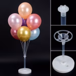 Suport din plastic pentru baloane avand o inaltime asamblata de 130 cm, prevazut cu o baza rotunda ce se poate umple cu apa, conectori si 7 bete de lungimi asimetrice cu rozete de fixare la capete