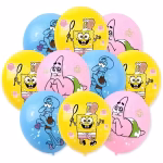 Set de 12 baloane din latex in culorile galben roz si albastru imprimate cu personajele din SpongeBob Pantaloni Patrati inclusiv SpongeBob tinand o plasa alaturi de melcul Gary Patrick cu o expresie adorabila si Squidward cantand la clarinet