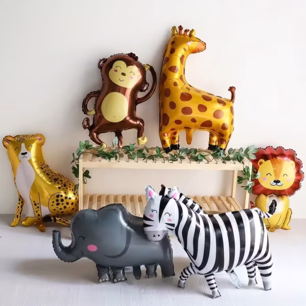 Set 6 Baloane Folie Animalute Safari, Decor Petrecere Jungla Set de 6 baloane din folie in forma de animale safari, incluzand un leu, un elefant, o girafa, o maimuta jucausa, un ghepard si o zebra.