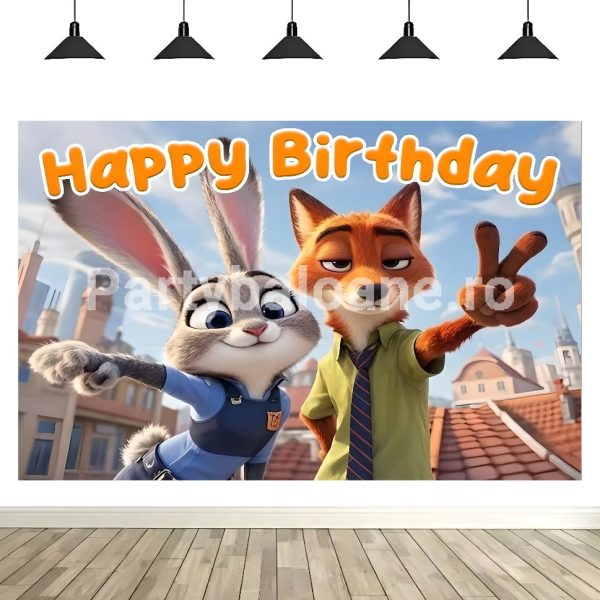 Fundal Foto Zootopia Fundal foto textil aniversare tematica Zootopia (Zootropolis) cu personajele Judy Hopps și Nick Wilde și textul Happy Birthday.