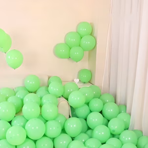 Set 100 Baloane Latex Verde Deschis (Verde Măr Apple Green) 30 cm Baloane din latex de 30 cm complet umflate
