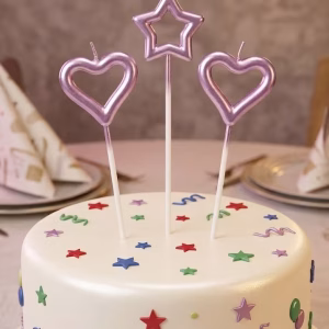 Set 3 Lumânări Tort Inimi și Stea Roz Metalizat 3D – Contur Minimalist Set de 3 lumanari pentru tort cu design minimalist 3D roz metalizat