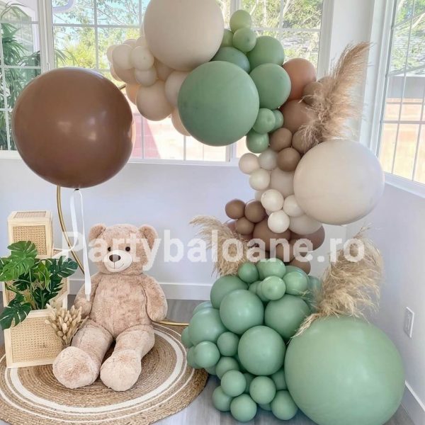 Set Arcada Baloane Boho Safari Mocha Sand White Verde Avocado (114 Piese) Set ghirlanda si arcada asimetrica din baloane pentru botez tematica safari boho in culori verde avocado kaki mocha si alb nisip.