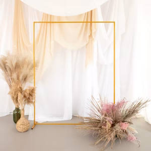 Arcada Metalica Dreptunghiulara Suport Baloane Auriu Premium 160x210 cm Suport cadru metalic dreptunghiular de culoare aurie, dimensiuni 160x210 cm, sistem prindere cu clips, excelent pentru aranjamente foto moderne si decoruri florale.