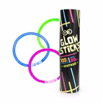 Bratari Fluorescente 100 buc Glow Sticks Premium 20 cm Set 100 bratari fluorescente glow sticks multicolore, lungime 20 cm, prevazute cu conectori din plastic pentru petreceri si evenimente nocturne.
