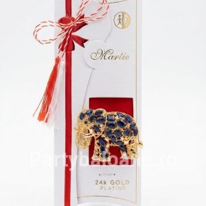 Mărțișor Broșă Elefant Placată Aur 24K Cristale Albastre - Premium Martisor premium brosa forma de elefant ajurat placata cu aur 24K decorata cu cristale albastru safir in cutie cadou alba