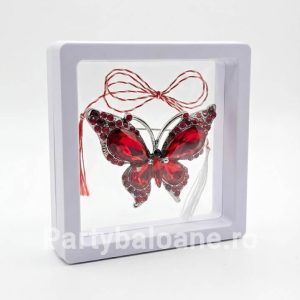 Mărțișor Broșă Fluture cu Cristale în Cutie 3D Transparentă (9x9 cm) – Cadou Premium Martisor brosa fluture elegant cu cristale in cutie patrata transparenta 9x9 cm cu efect de plutire