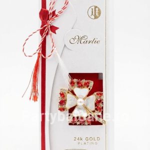 Mărțișor Broșă Trifoi cu Patru Foi Placată cu Aur 24K cu Cristale Roșii și Perlă (4.5 cm) în Cutie Cadou Premium