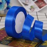 Rola Panglica din Satin pentru Decoratiuni si Cadouri 1.5 cm x 22.5 m (Mai multe culori) Role de panglica din satin matasos cu latimea de 1.5 cm si lungimea de 22.5 m, disponibile in diverse culori: alb, negru, rosu, roz deschis, roz inchis, mov, bleu si ivory.