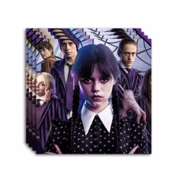 Șervețele Party Wednesday Addams – Set 20 Bucăți Decor Masă Un teanc de șervețele de masă din hârtie pentru petreceri