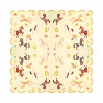 Servetele de Masa Tematica Cai si Echitatie cu Margini Ondulate 33x33 cm Servetele de masa din hartie pentru petreceri copii, tematica cai si echitatie, design cu caluti in galop, potcoave aurii si flori pe fundal crem, prevazute cu margini ondulate, 33x33 cm.