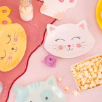 Set 6 Farfurii din Carton Formă Pisici pentru Petreceri Tematice Set sase farfurii din carton ecologic in forma de fete de pisici pentru petreceri