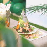 Set Coifuri Petrecere Tematica Prietenii Padurii cu Animale Woodland 16x10 cm Set 6 coifuri de petrecere din carton, tematica prietenii padurii, design cu urs, vulpe si arici pe fundal verde, cu banda elastica, inaltime 16 cm.