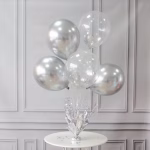 Suport Baza Baloane Masa Argintiu cu Greutate si 6 Bete 72 cm Suport argintiu pentru aranjamente din baloane pe masa, inaltime 72 cm, include baza tip greutate invelita in folie metalizata cu stelute si 6 bete din plastic prevazute cu cupe.