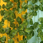 Ghirlanda Decorativa cu Frunze Artificiale Verzi, Lungime 210 cm Ghirlanda din frunze artificiale verzi cu striatii, lungime 210 cm, cu aspect natural, ideala pentru decoratiuni petreceri, arcade din baloane si design interior.