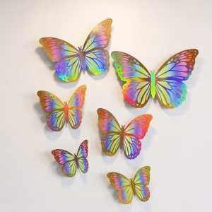 Set 6 fluturi 3D gigant pentru perete si arcade organice Fluturi 3D gigant holografici aplicati pe un perete simplu si pe o arcada de baloane pastelate