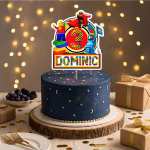 Topper Tort Personalizat Tematica LEGO Topper tort personalizat tematica LEGO cu minifigurine, numele Dominic si cifra 3 pe un tort albastru inchis decorat cu stele