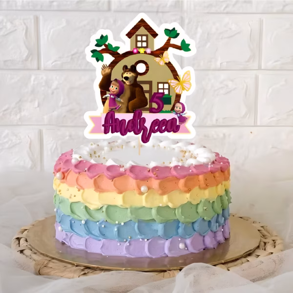Topper Tort Personalizat Masha și Ursul Topper tort personalizat Masha si Ursul la casuta din padure cu fluturi, numele Andreea si cifra 5 pe un tort decorat cu valuri de crema curcubeu pastel