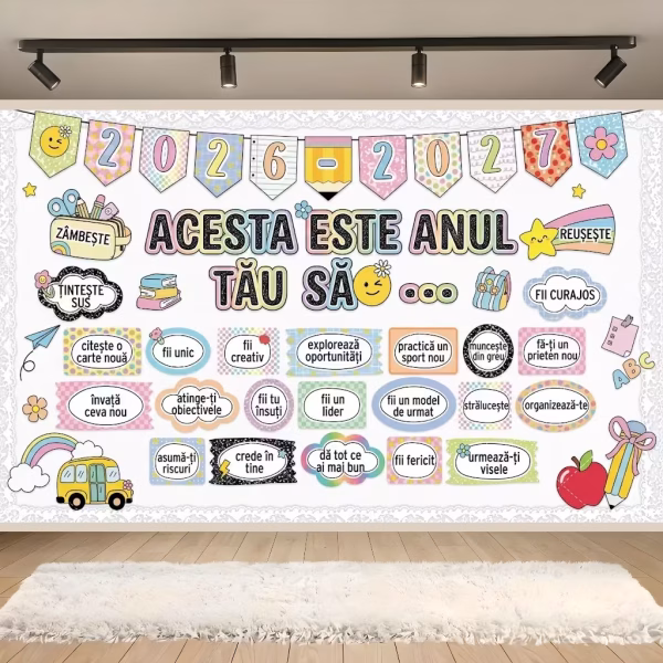 background textil scoala Mockup cu un background textil pentru panou foto cu anul scolar 2026-2027 si mesajul Acesta este anul tau sa, inconjurat de mesaje motivationale tip stickere pastelate.