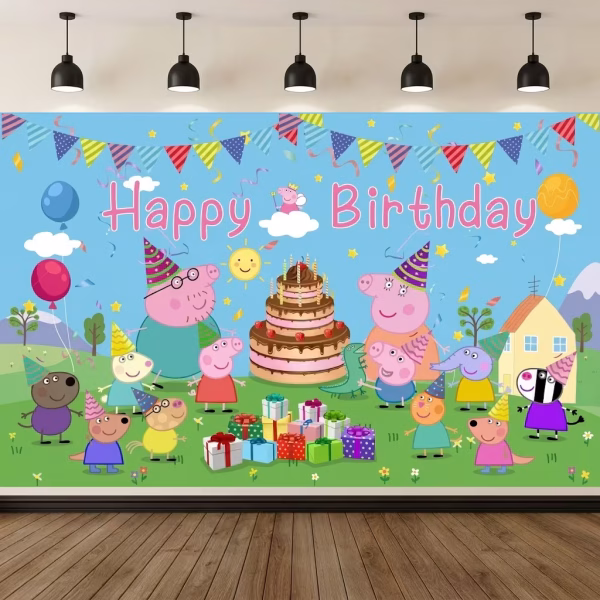 Background Textil Peppa Pig Cod 786B Mockup cu un background textil pentru panou foto cu tematica Peppa Pig, ilustrand familia purcelusei si prietenii adunati in jurul unui tort mare, alaturi de cadouri si textul Happy Birthday.