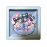 bratara tip pandora stitch mk1 Bratara metalica tip Pandora cu tema Stitch, avand un charm central cu personajul extraterestru, margele albastre si charmuri tip fata zambitoare, asezata intr-o cutie cadou.