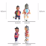 Grafică detaliată cu măsurătorile exacte pentru setul Yamal (#11) și Modric (#10). Fiecare figurină are 8.5 cm înălțime, 4.5 cm lățime (din față/spate) și 2.5 cm grosime (din profil).