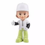 Figurină 3D decor tort din plastic necasant, reprezentând un băiat cu șapcă albă și pantaloni verzi (inspirat de Dustin din Stranger Things), făcând semnul 'ok'.