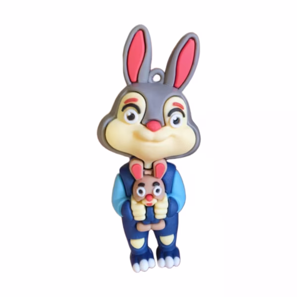 Figurină 3D pentru tort, reprezentând personajul Judy Hopps care ține în brațe un iepuraș de jucărie mai mic.