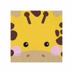 Detaliu cu designul servetelului imprimat cu fata unei girafe vesele, galbena cu pete maronii si obrajori roz.