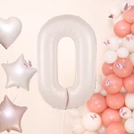 Balon din folie gigant cifra 0 nuanta white sand mat ideal pentru decoruri boho chic si umflare cu heliu