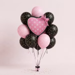 Buchet din baloane format dintr un balon folie inima roz cu floricele albe margine neagra si zece baloane din latex cu buline