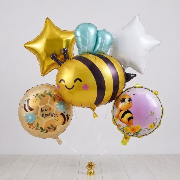 Set 5 Baloane Folie Albinuta Buchet Festiv Aranjament festiv format din 5 baloane din folie incluzand o figurina gigant albinuta stele aurii si albe plus baloane rotunde cu grafica.
