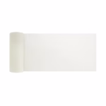 Rola Tul Neted Ecru 15 cm x 9 m Premium Rola de tul neted de culoare ecru desfacuta partial pe un fundal alb pentru a arata finetea si transparenta materialului.