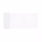 Rola Tul Iridescent Alb Cu Sclipici 15cm x 9m Rola de tul iridescent alb cu sclipici desfacuta partial pentru a arata transparenta si stralucirea diafana pe un fundal alb.