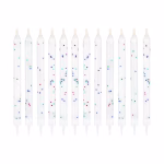 Douasprezece lumanari magice albe decorate cu puncte de sclipici multicolor aliniate vertical